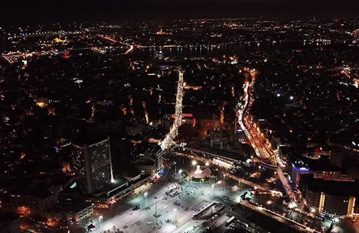 İstanbul Taksim'de yılbaşı çoşkusu!
