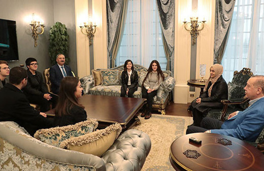 Erdoğan, o öğrencileri konutunda ağırladı