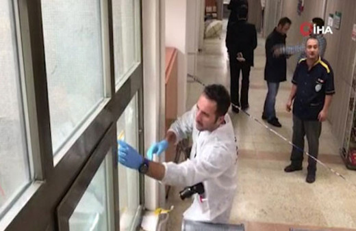 Belediye binasında silah sesleri