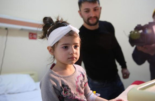 Minik Zeynep 'Biyonik kulak' ameliyatı oldu