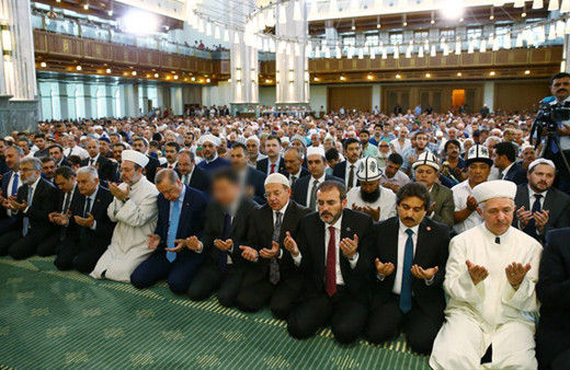 Cuma namazı sadece farzı kılınsa olur mu Nihat Hoca cevabı