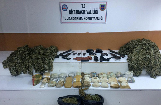 PKK'ya bir darbe daha! Sözde sorumlusunun çantasından çıktı