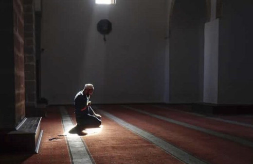 Cuma günü geri çevrilmeyen dua hangisi okunuşu