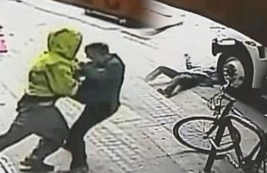 Korkunç görüntüler! Yaşlı adam kamyonun tekerine sıkıştı