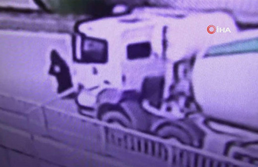 Korkunç kaza saniye saniye kaydedilmiş