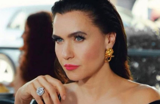 Yasak Elma'nın yıldızı Şevval Sam apar topar hastaneye kaldırıldı! Korkutan fotoğraf