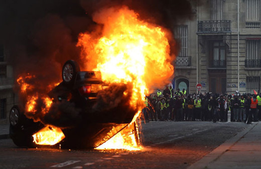 Fransa yanıyor 17'si polis 118 kişi yaralandı bin kişi gözaltında işte son durum