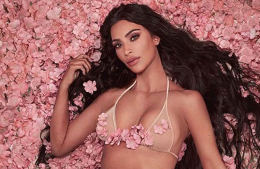 Kim Kardashian'ın yerlere saçılmış iç çamaşırları olay oldu