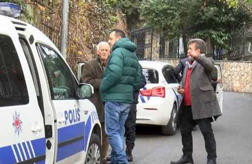 İstanbul'un göbeğinde gasp dehşeti parasını alıp arabadan attılar