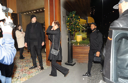 Lens çapkınlık turunda! Gizemli kadınla fena basıldı