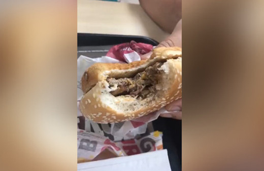 Ünlü Fast Food zincirinin hamburgerinden çıkan şoke etti