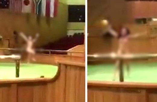 Skandal! Atını satmak için çırılçıplak soyundu