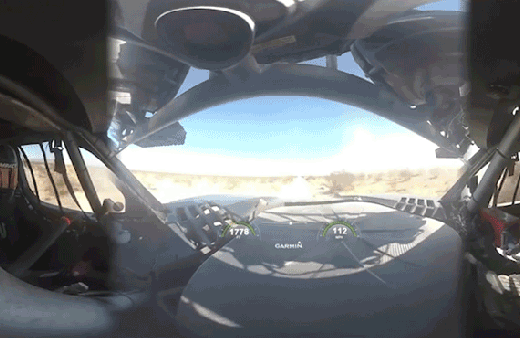 Korkunç görüntüler 180 km hızla ineğe çarptı!