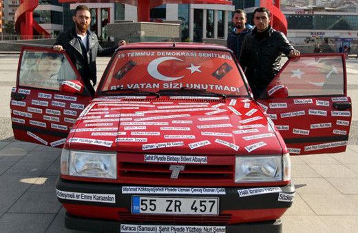  Otomobilini şehit isimleriyle kapladı