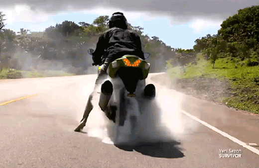 Acun Ilıcalı'dan motosiklet şov Survivor'a böyle başladı