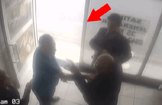 Şoke eden görüntüler kadın çalışanı döverek hastanelik etti 