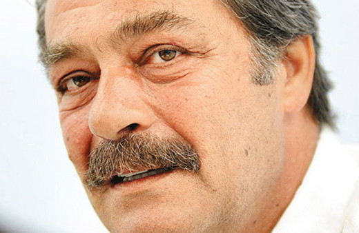 Kadir İnanır hastaneye kaldırıldı