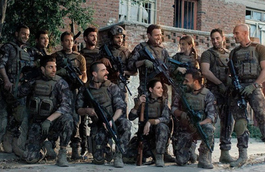 Börü: Yalnız kurtların hikayesi