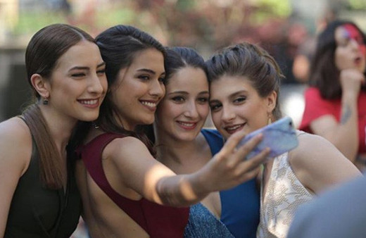 Kırgın Çiçekler dizisinde şok ayrılık ! Güzel oyuncu diziye veda ediyor