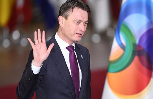 Yalanı ortaya çıkan Dışişleri Bakanı istifa etti!