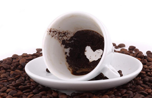 Kahve falını cariyeler bulmuş