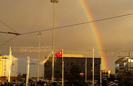 Muhteşem görüntüler: İstanbul'da gökkuşağı sürprizi!