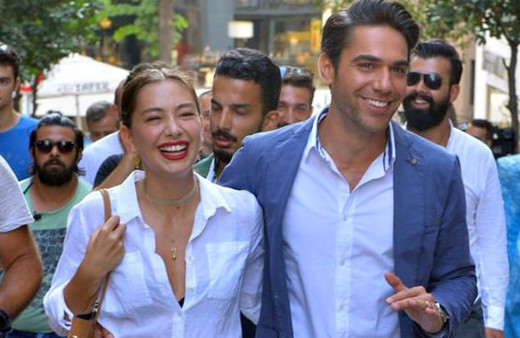 Aralarına kara kedi girdi! Evlilikleri bitiyor mu ?