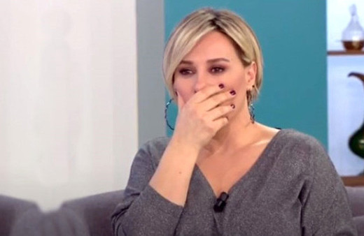 Canlı yayına damga vurdu! Kadın izleyicinin komşusuyla ilgili itirafı sunucuyu şok oldu