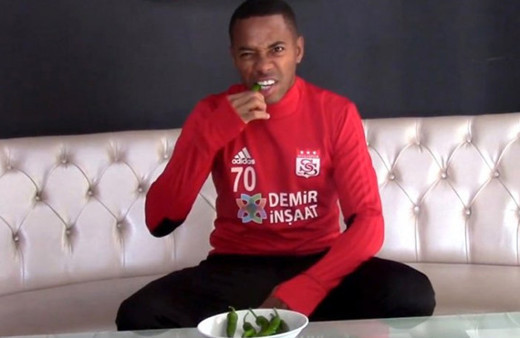 Sivasporlu Robinho ALS Hastalığına acı biberle dikkat çekti