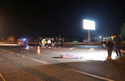 Otomobille çarpışan motosikletteki 2 kişi öldü