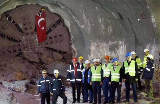 Dudullu-Bostancı Metro Hattı tünelleri birleşti 