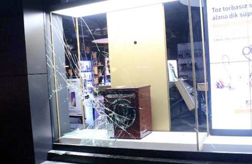 Bağdat Caddesi'nde sabaha karşı çifte soygun