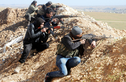 Menbiç sınırında da eller tetikte