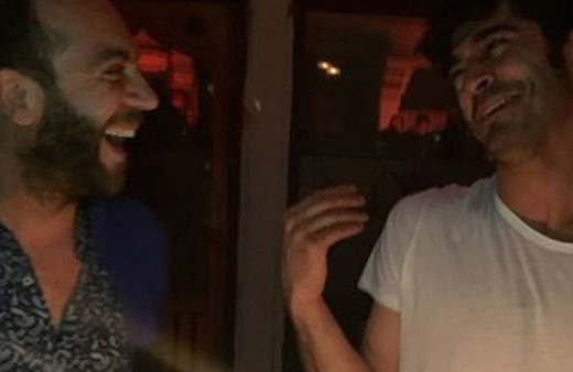 Burak Deniz'e doğum günü sürprizi