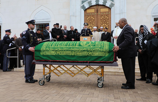 ABD'de öldürülen Müslüman polis son yolculuğuna uğurlandı