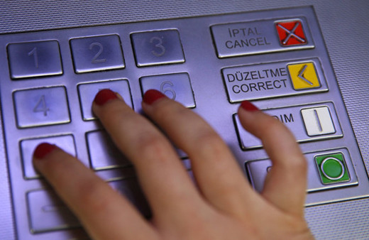ATM'den para çekenler dikkat komisyon ücretleri artık...