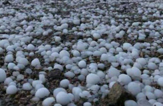 Ceviz büyüklüğünde yağan dolu Arapları korkuttu!