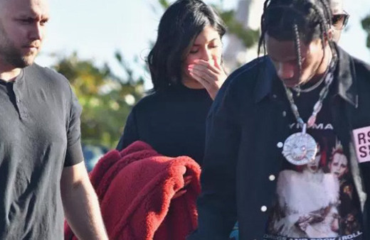 İlk kez görüntülendiler! Kylie Jenner'a milyon dolarlık doğum hediyesi 