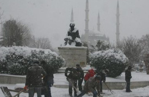 Trakya Üniversitesi'nde okullar tatil mi?