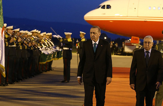 Cumhurbaşkanı Erdoğan Cezayir'de