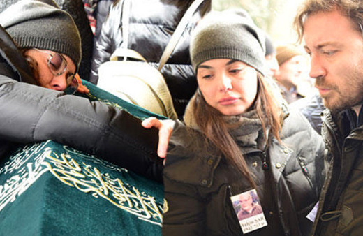 En zor veda! Tabuta sarılıp hüngür hüngür ağladı