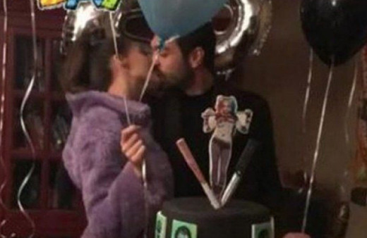 Çukur'un Sena'sına öpücüklü kutlama!