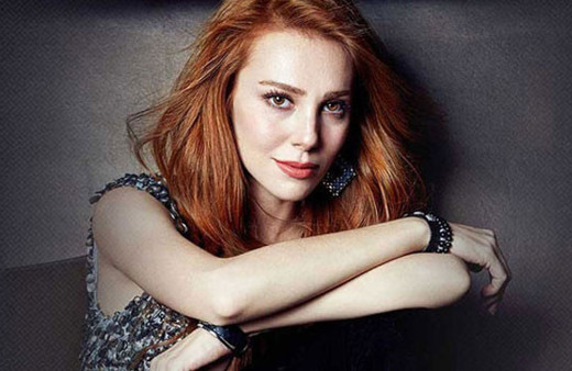 Elçin Sangu'nun rol arkadaşları belli oldu! İlk vampir dizisinde bomba isimler