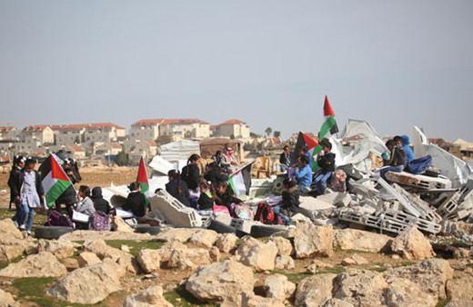 İsrail askerleri Filistinlilere ait okulu yıktı! Öğrenciler...