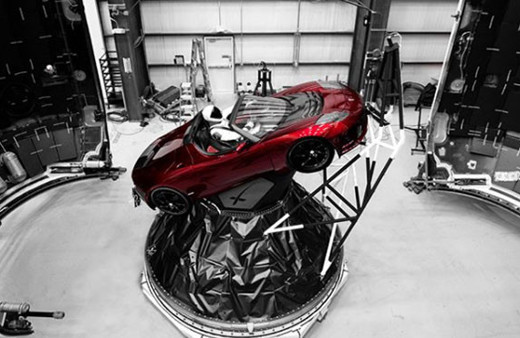 Elon Musk uzaya Tesla gönderiyor!