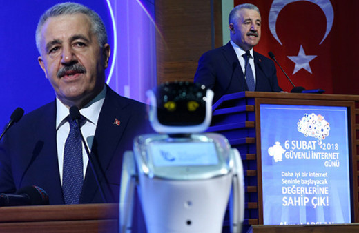Programda ilginç anlar sunucu robot Bakan'ın sözünü kesince...