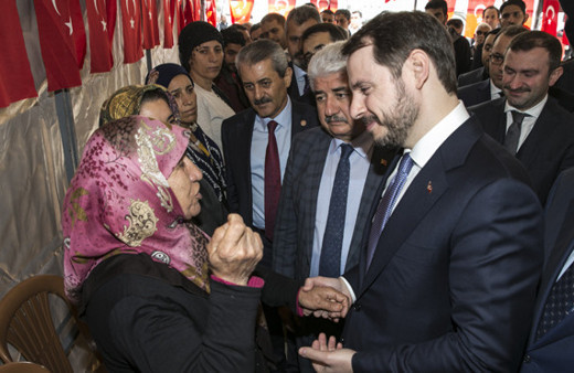 Hatay'a giden Berat Albayrak'a şehit eşi bakın ne dedi! 