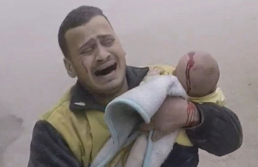 Esed vahşetinin resmi! Tek bebeği vurulunca...