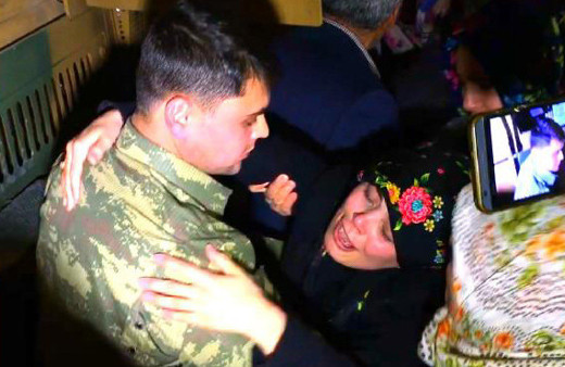 Afrin'e giden askere duygulandıran sürpriz!