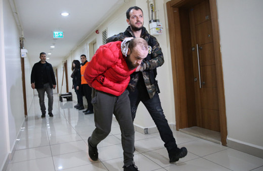 Esenyurt'ta lüks rezidansa baskın ayakkabıdan çıktı